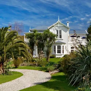 4* Frühstückspension Sennen House Boutique